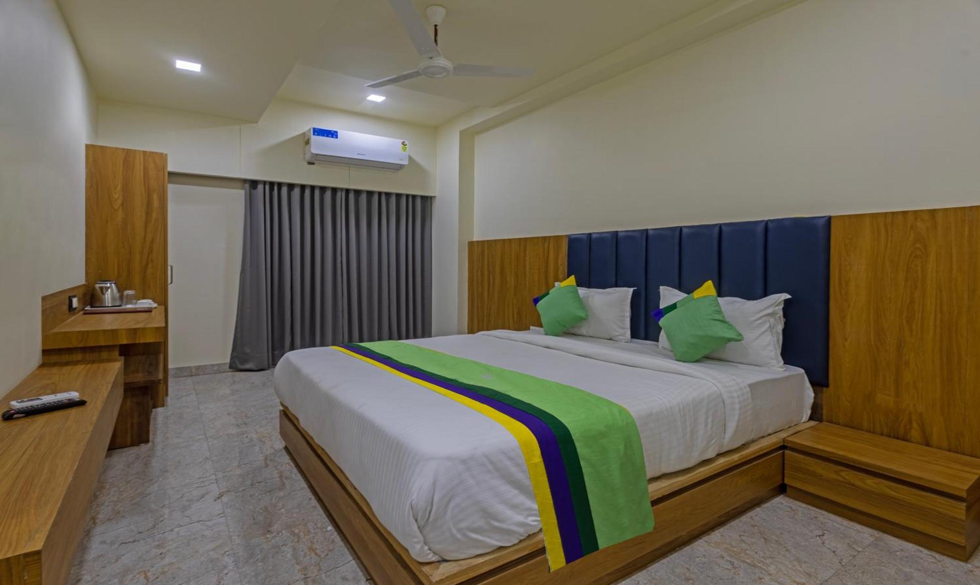 Treebo Eden Park, Ahmedabad Hotell Watuwa Exteriör bild
