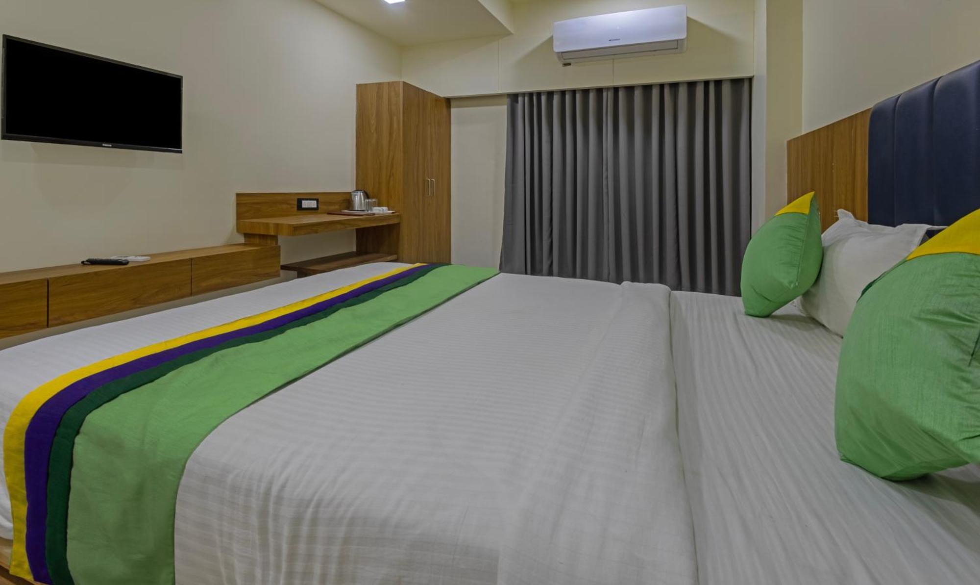 Treebo Eden Park, Ahmedabad Hotell Watuwa Exteriör bild