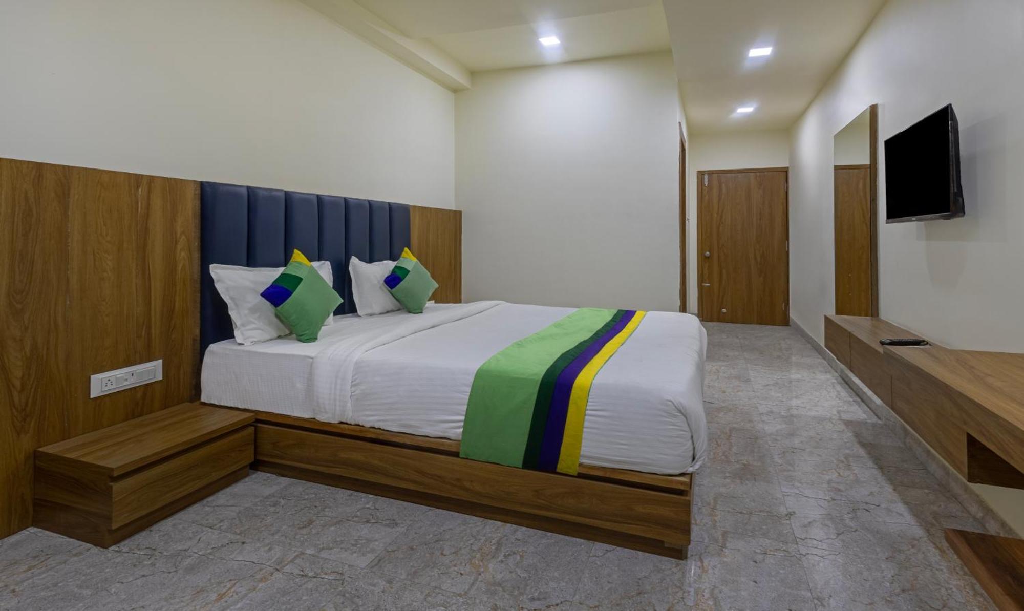 Treebo Eden Park, Ahmedabad Hotell Watuwa Exteriör bild