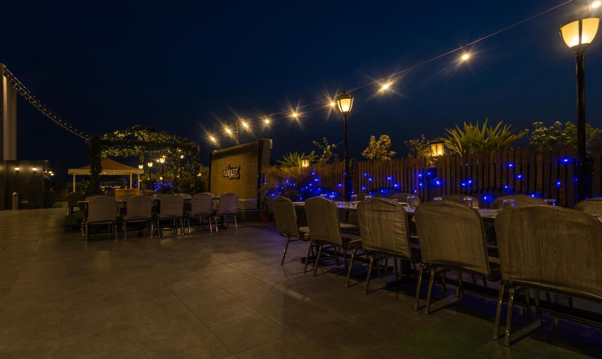 Treebo Eden Park, Ahmedabad Hotell Watuwa Exteriör bild