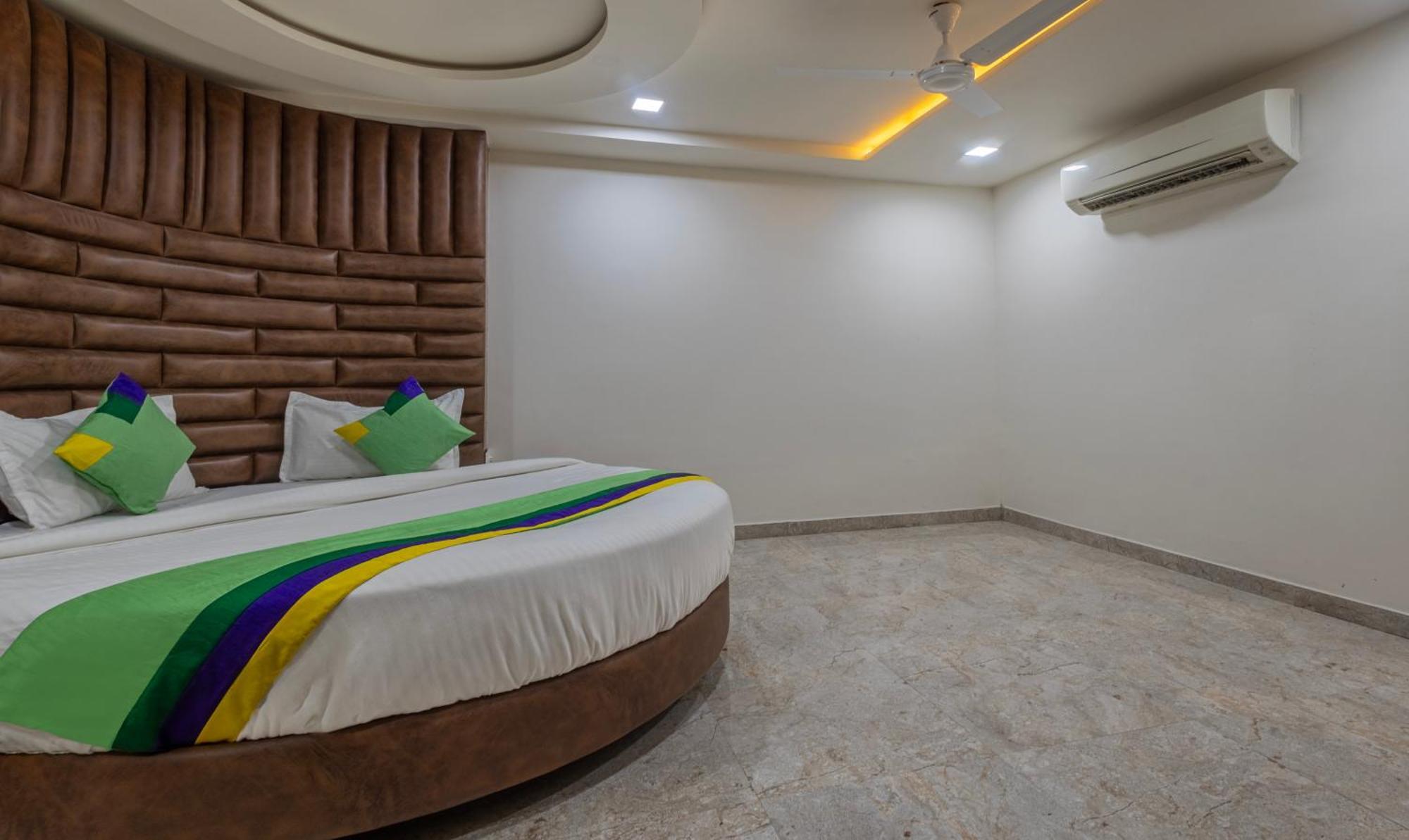 Treebo Eden Park, Ahmedabad Hotell Watuwa Exteriör bild