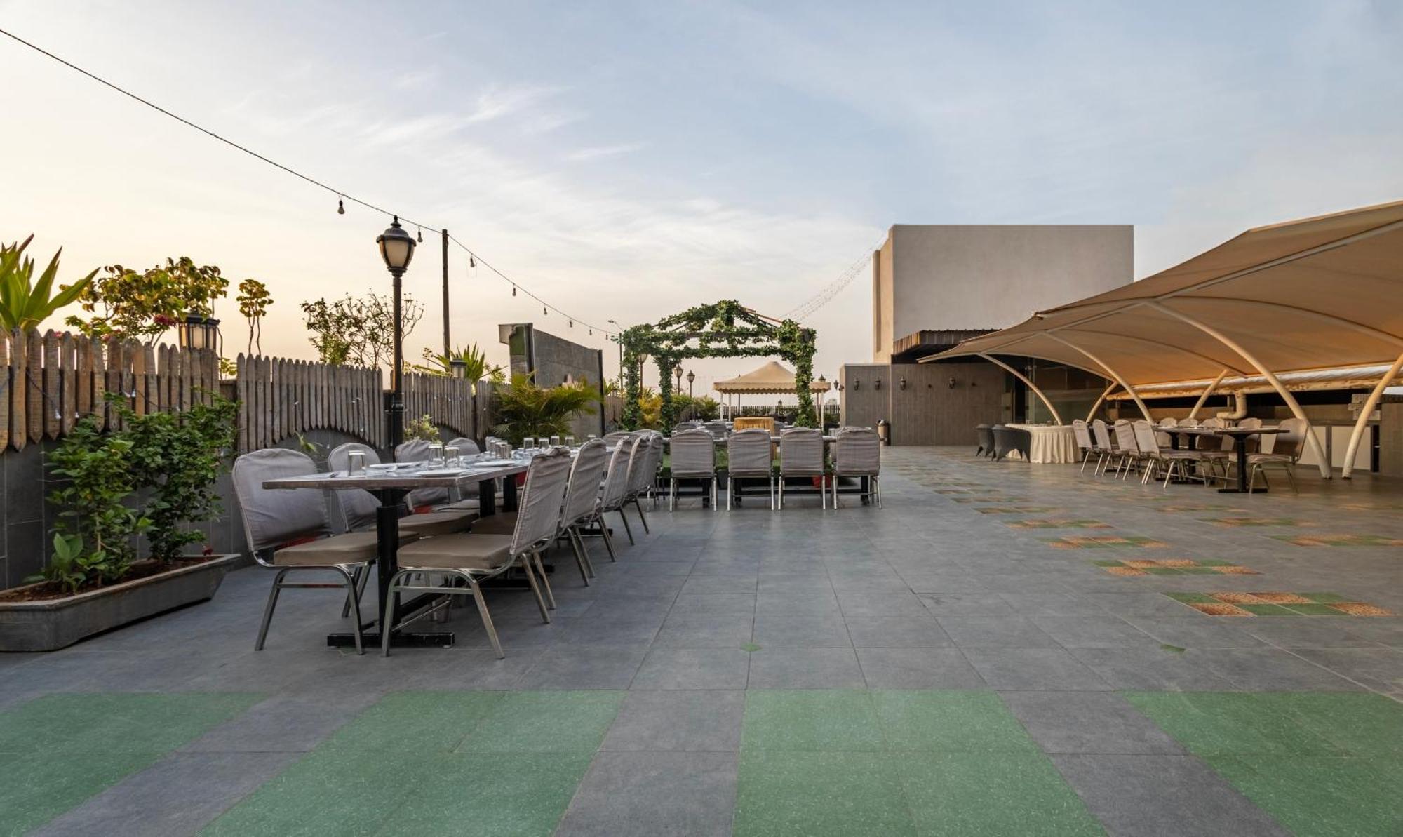 Treebo Eden Park, Ahmedabad Hotell Watuwa Exteriör bild